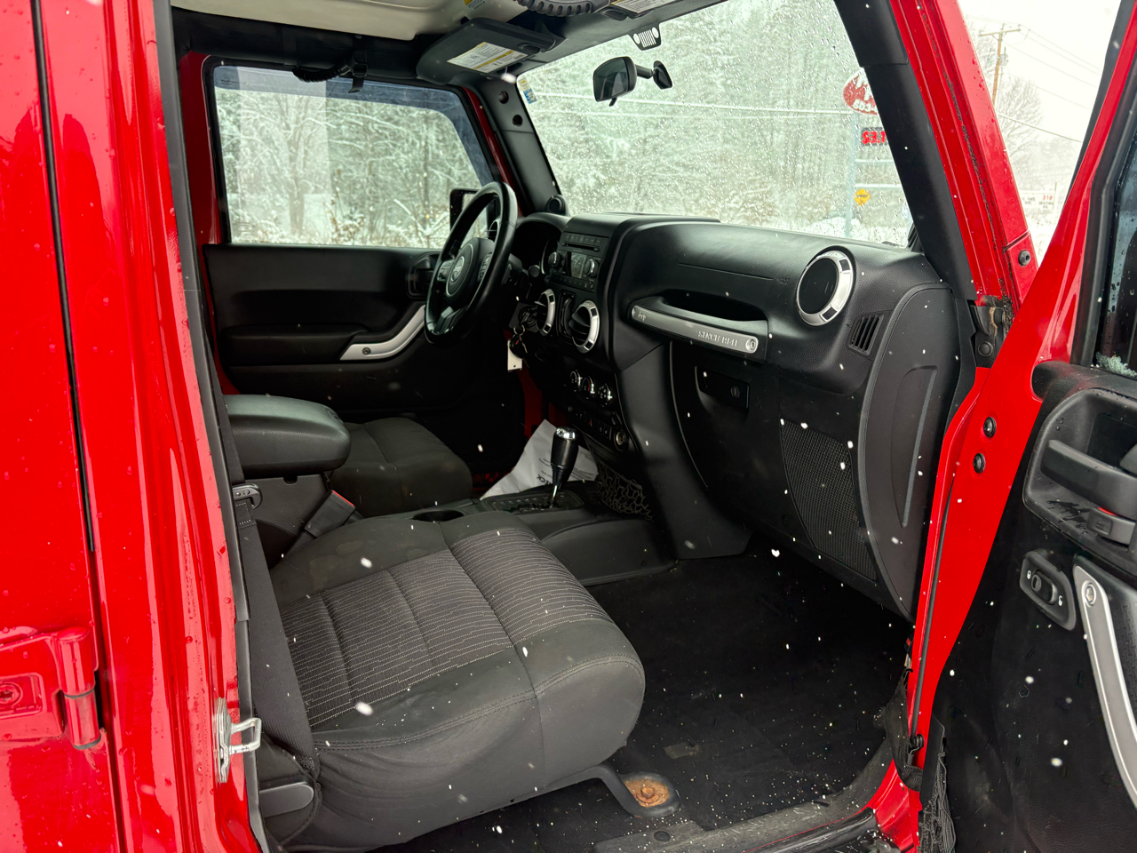 Jeep Wrangler Unlimited Sahara 4WD 2011