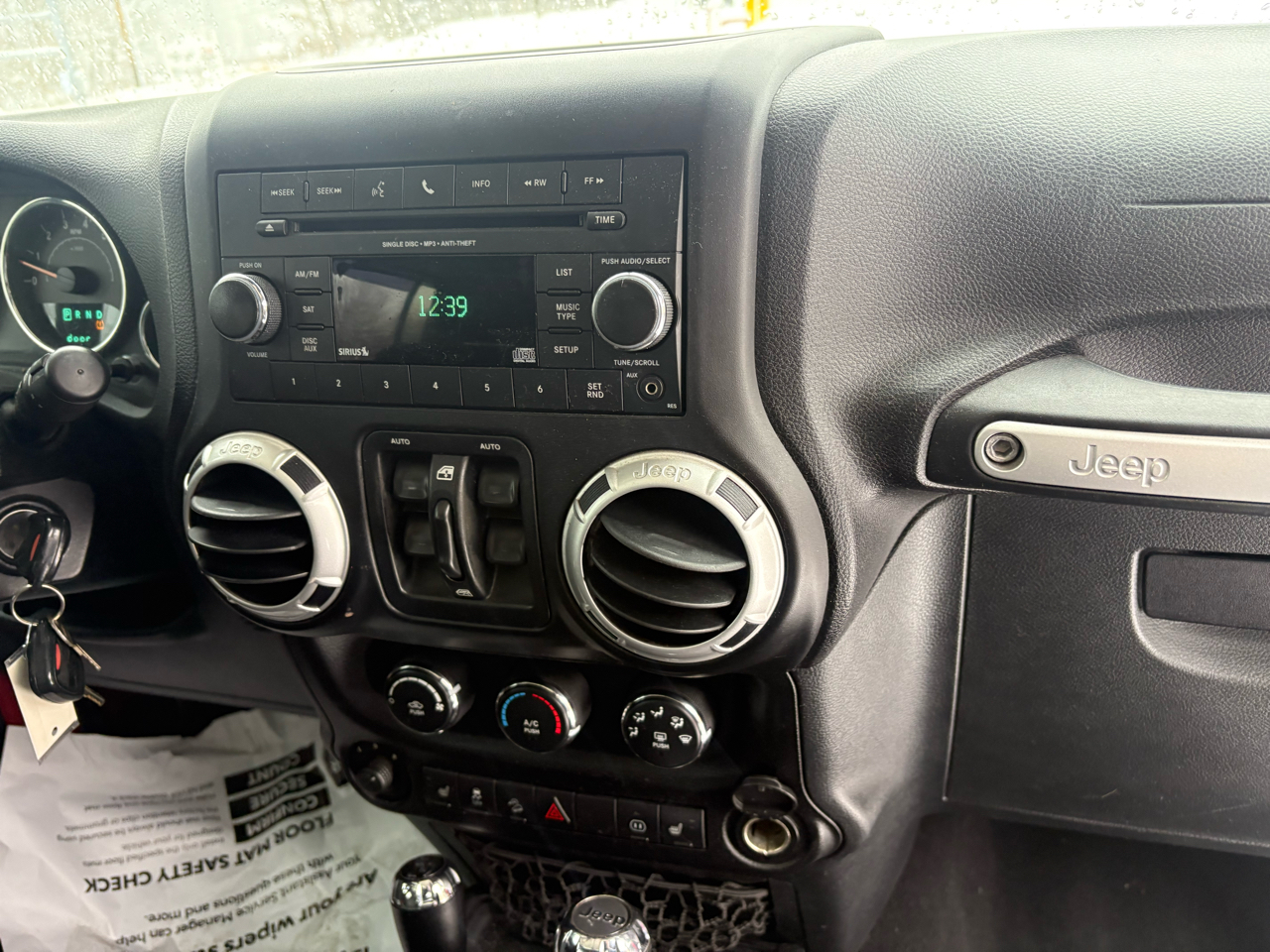 Jeep Wrangler Unlimited Sahara 4WD 2011