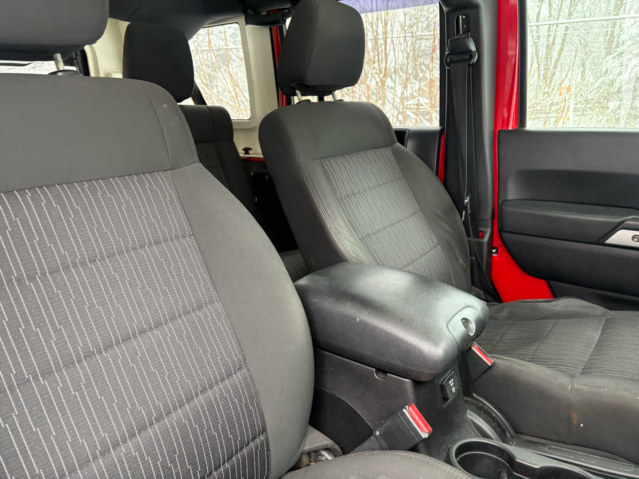 Jeep Wrangler Unlimited Sahara 4WD 2011