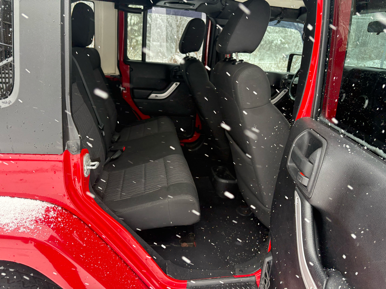 Jeep Wrangler Unlimited Sahara 4WD 2011