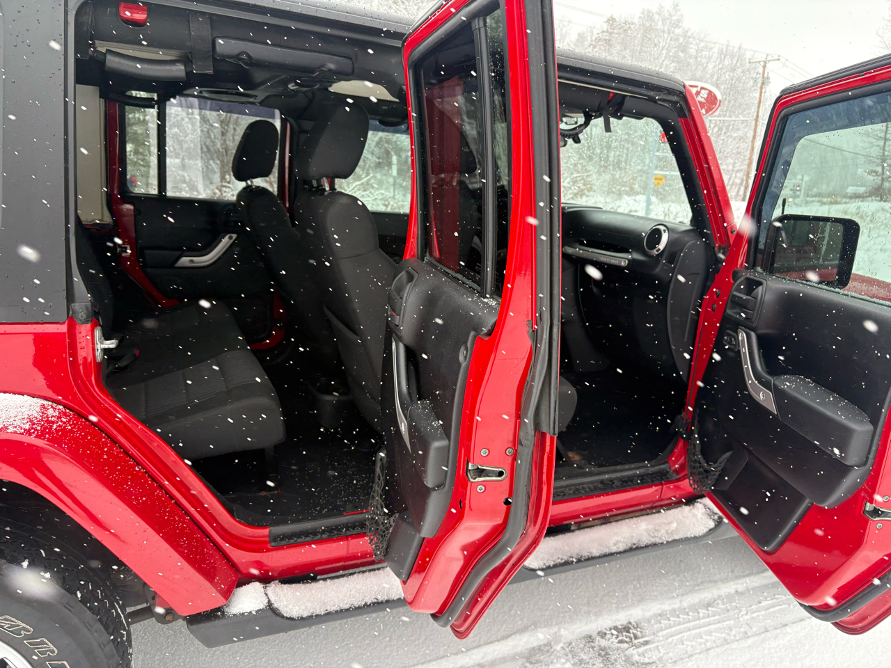 Jeep Wrangler Unlimited Sahara 4WD 2011