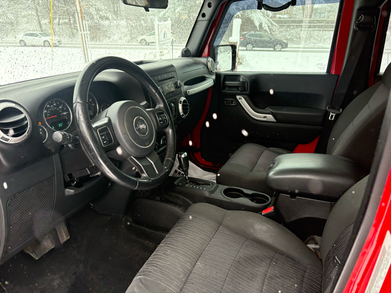 Jeep Wrangler Unlimited Sahara 4WD 2011