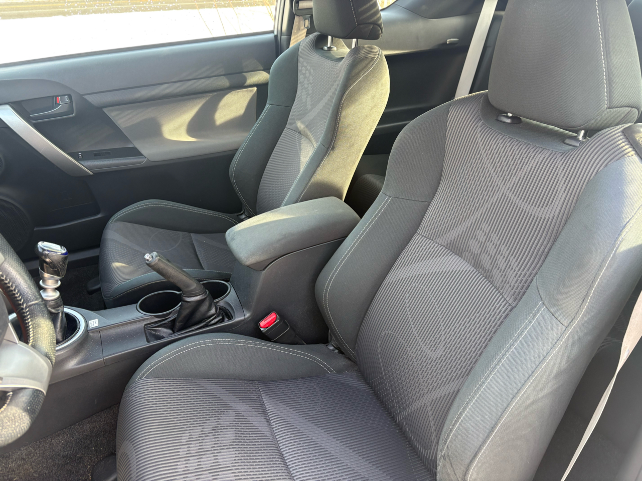 Scion tC Sports Coupe 5-Spd MT 2014