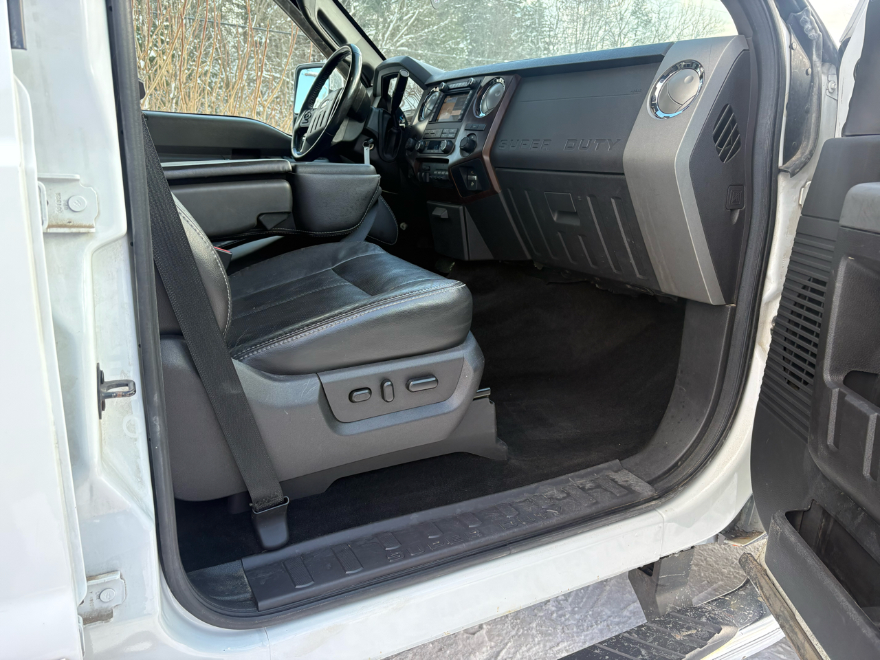 Ford F-350 SD Lariat Crew Cab 4WD 2012