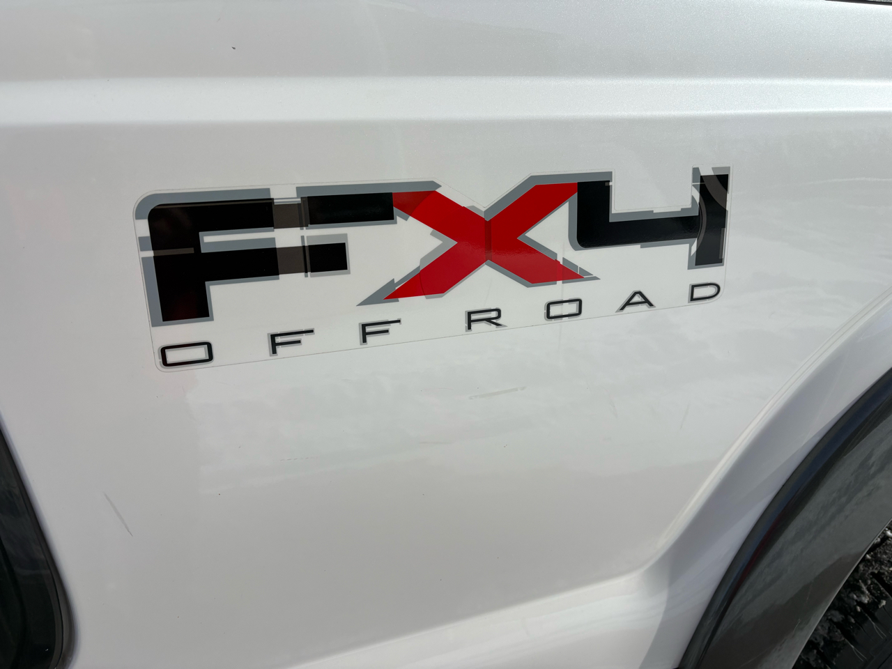 Ford F-350 SD Lariat Crew Cab 4WD 2011