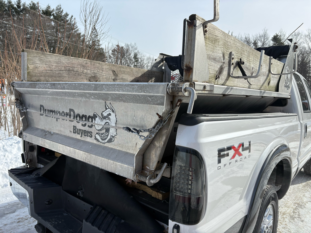 Ford F-350 SD Lariat Crew Cab 4WD 2011