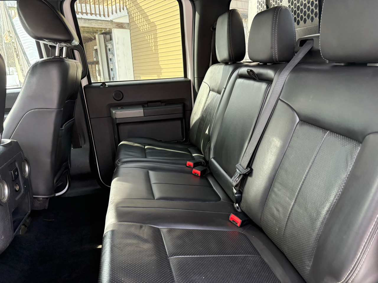 Ford F-350 SD Lariat Crew Cab 4WD 2011