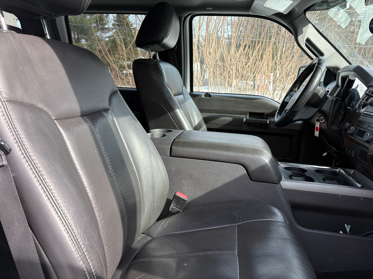 Ford F-350 SD Lariat Crew Cab 4WD 2011