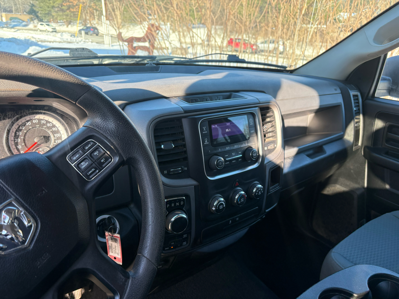 RAM 1500 Tradesman Quad Cab 4WD 2016