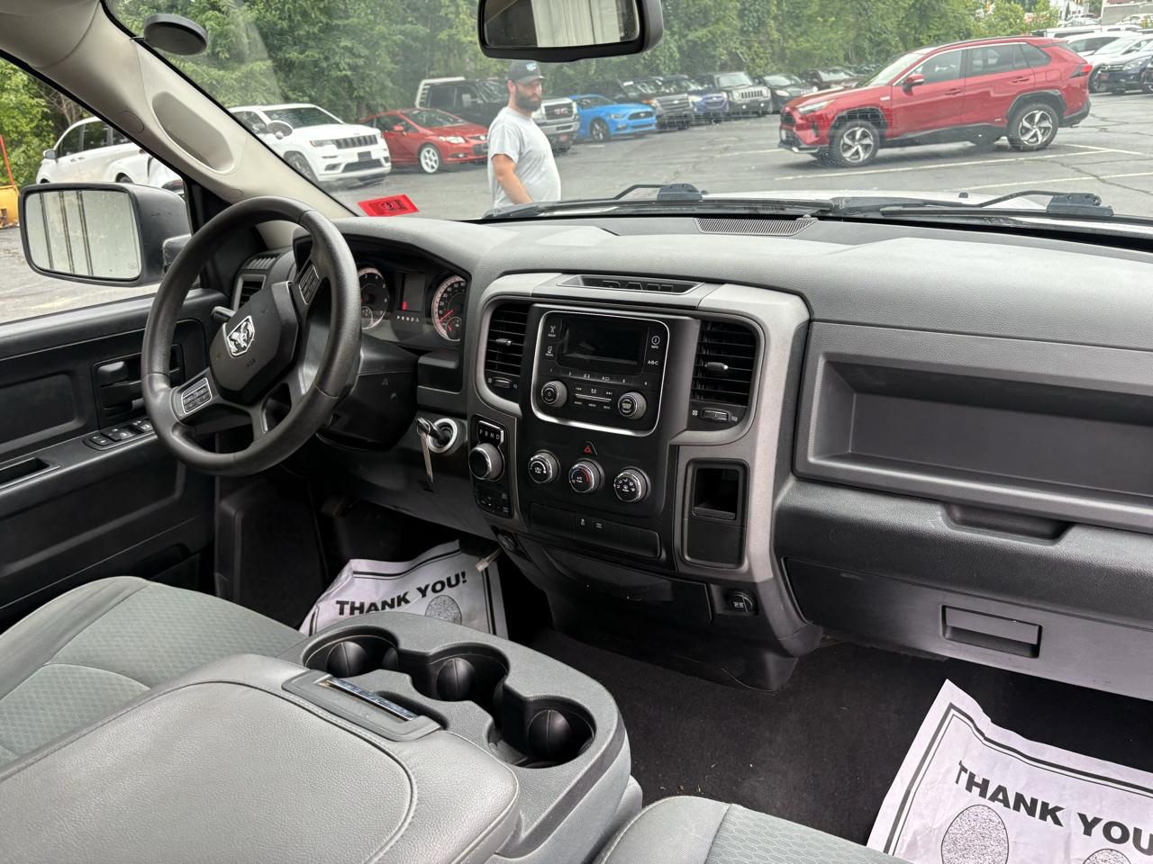 RAM 1500 Tradesman Quad Cab 4WD 2016