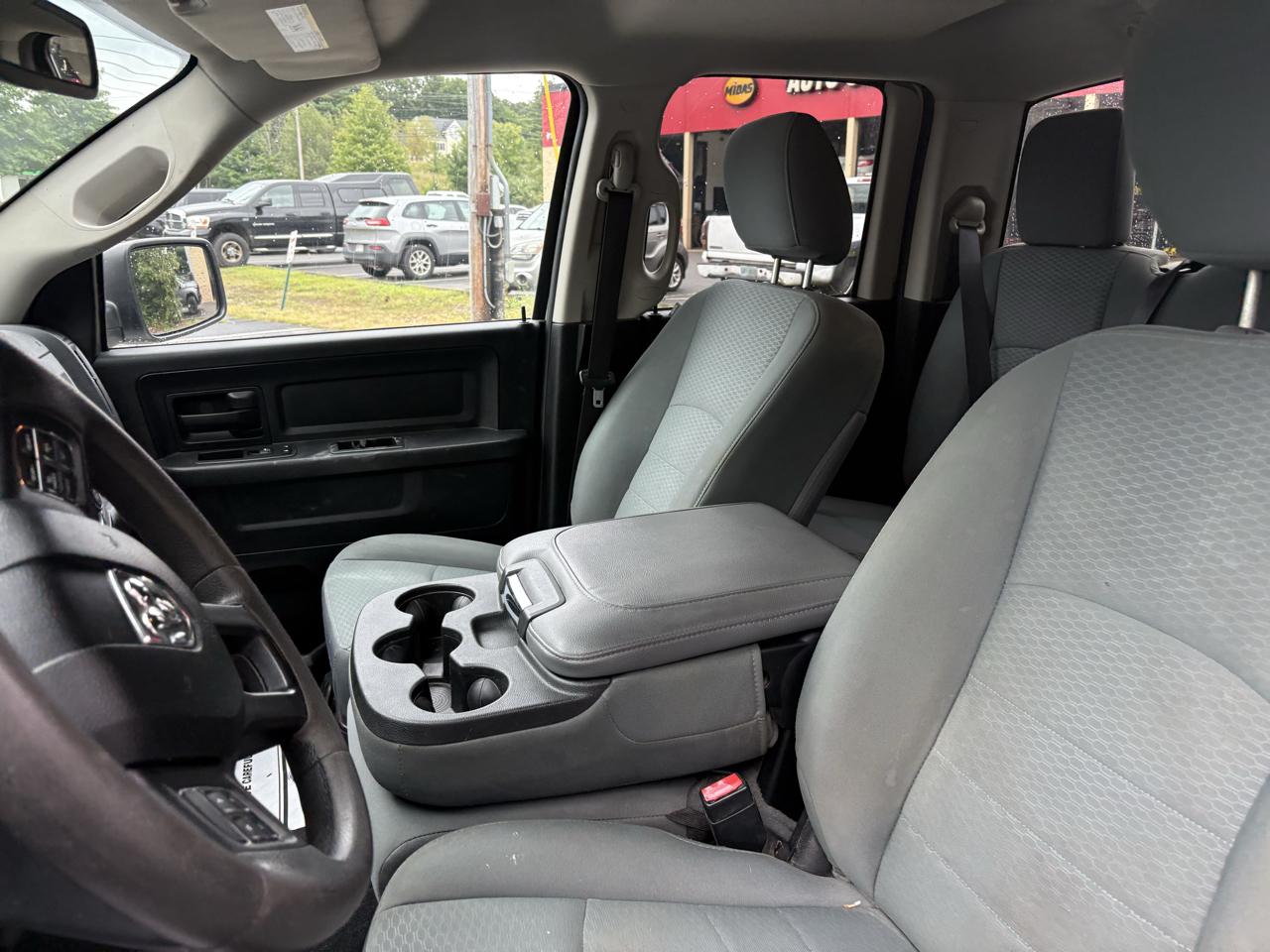 RAM 1500 Tradesman Quad Cab 4WD 2016