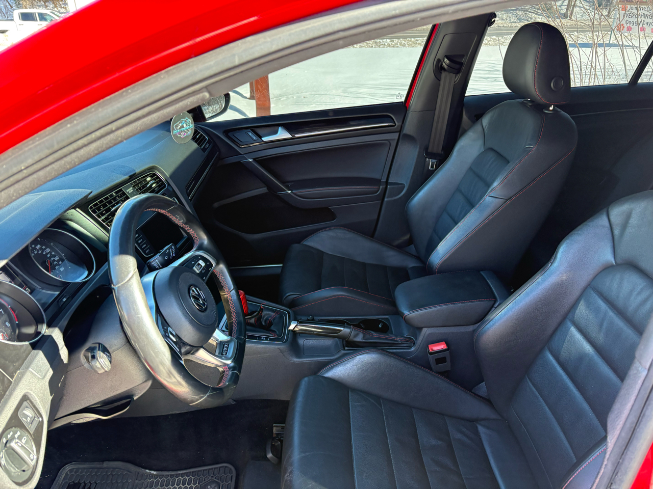 Volkswagen Golf GTI S 6M 4-Door 2017