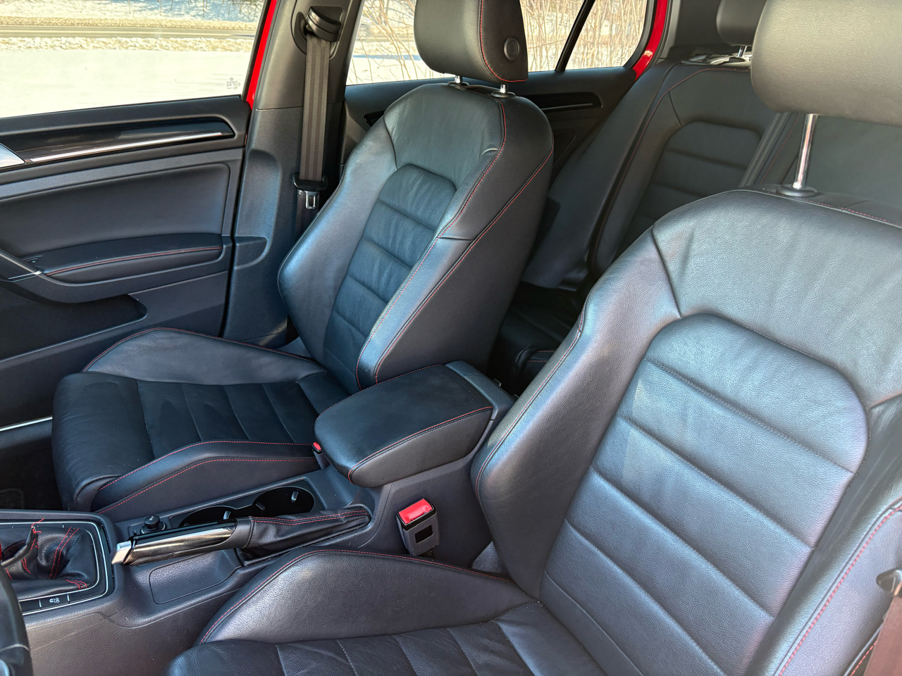 Volkswagen Golf GTI S 6M 4-Door 2017