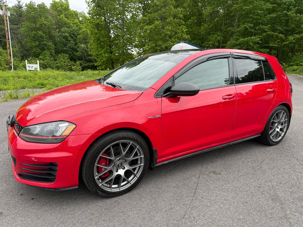 2017 Volkswagen Golf GTI 2.0T Sport 4-door's photo
