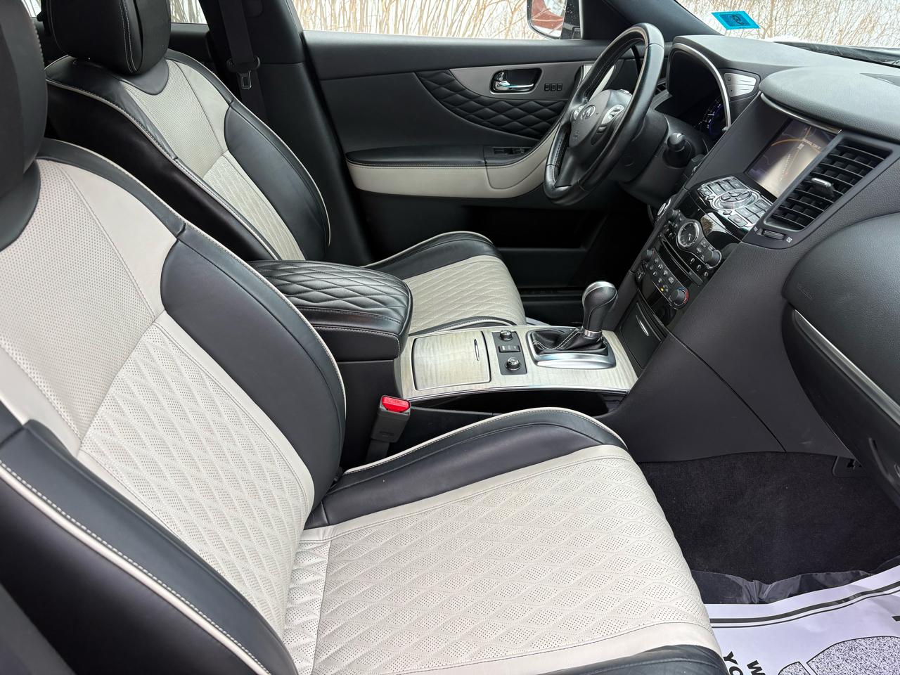 Infiniti QX70 Base AWD 2017