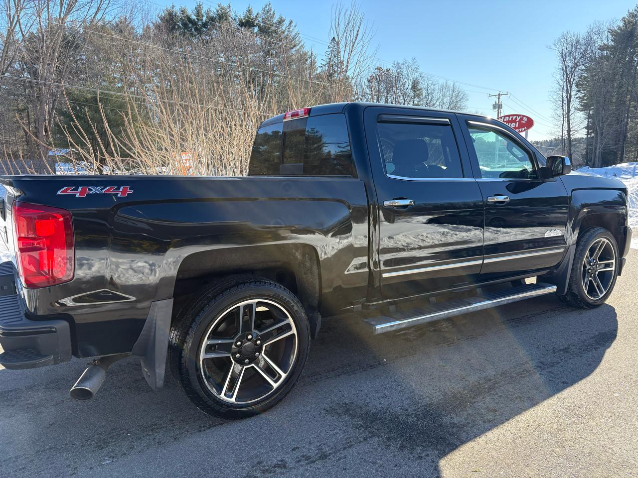 Chevrolet Silverado 1500 High Country Crew Cab Long Box 4WD 2017