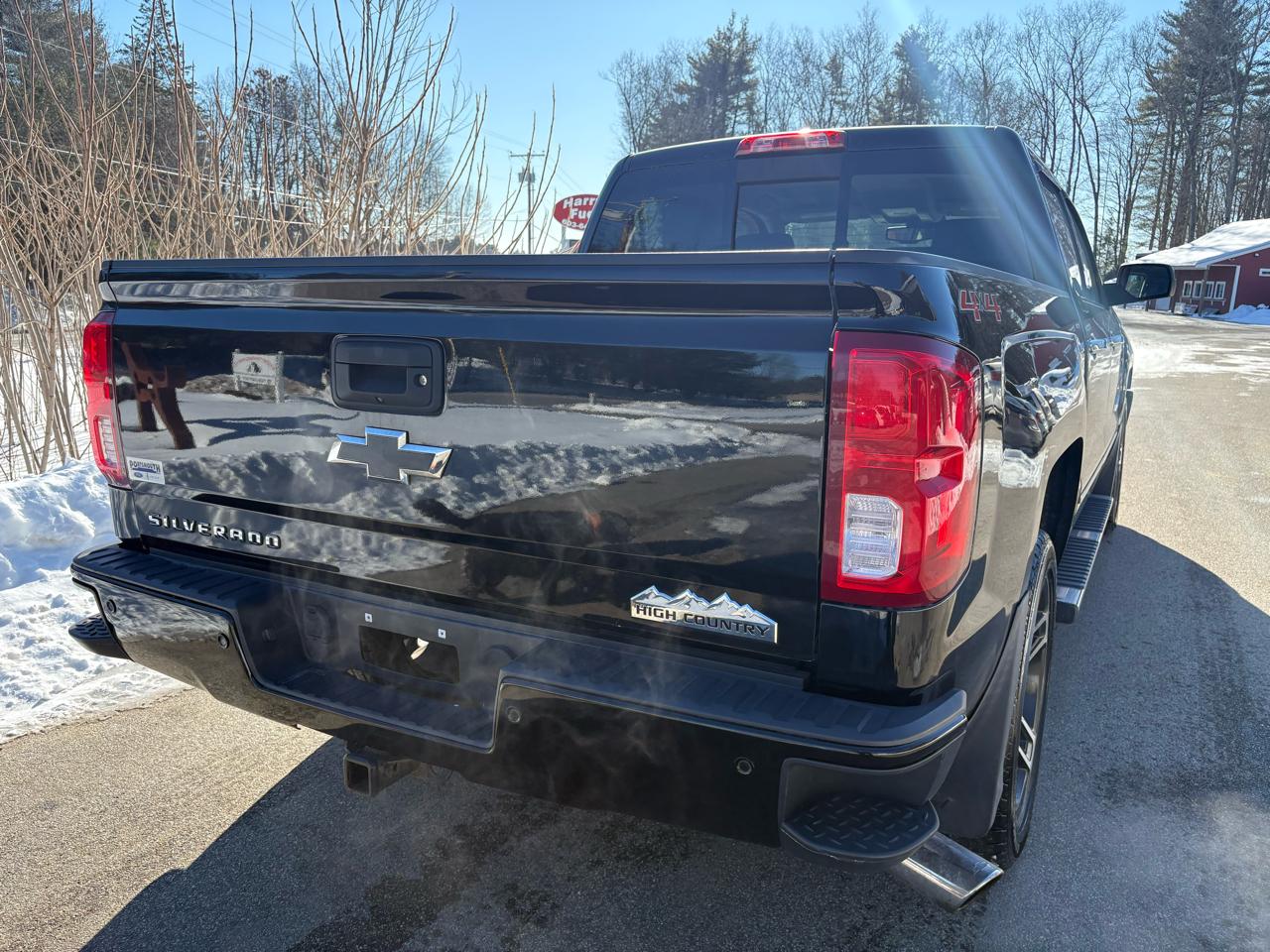 Chevrolet Silverado 1500 High Country Crew Cab Long Box 4WD 2017