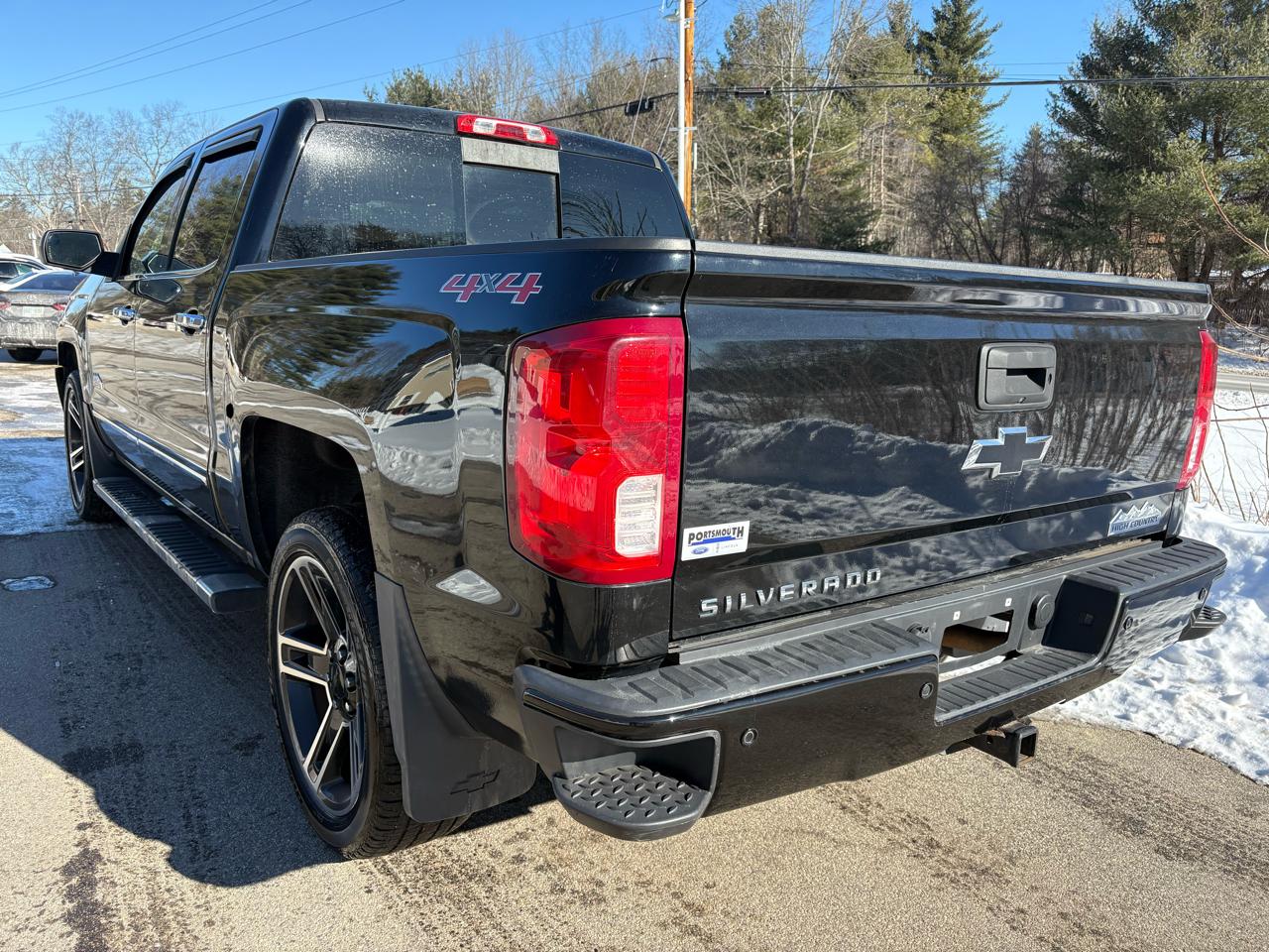 Chevrolet Silverado 1500 High Country Crew Cab Long Box 4WD 2017