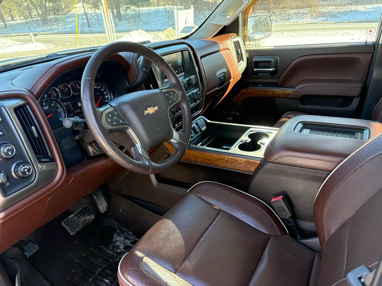 Chevrolet Silverado 1500 High Country Crew Cab Long Box 4WD 2017