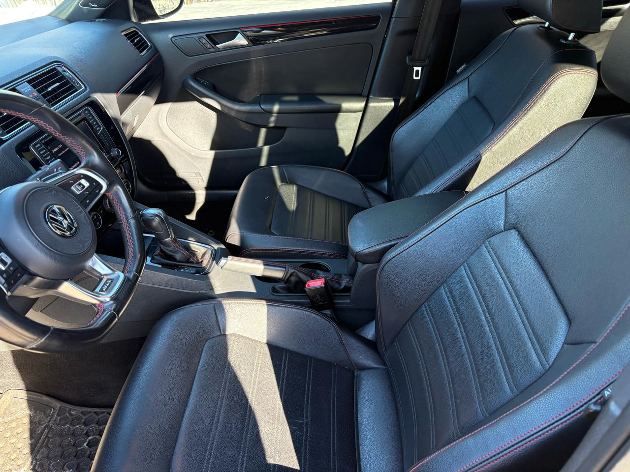 Volkswagen Jetta 2.0T GLI 6A 2017