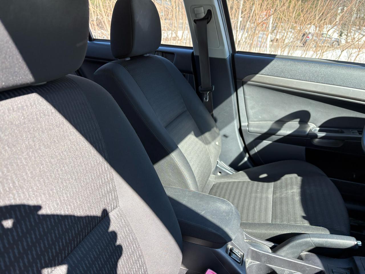 Mitsubishi Lancer SE 2012