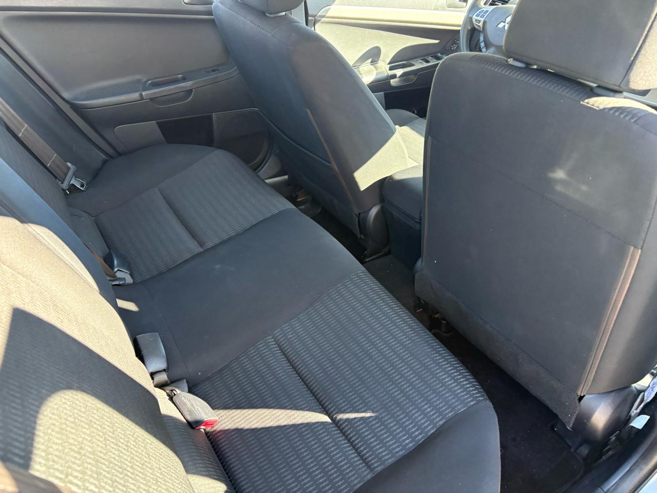 Mitsubishi Lancer SE 2012