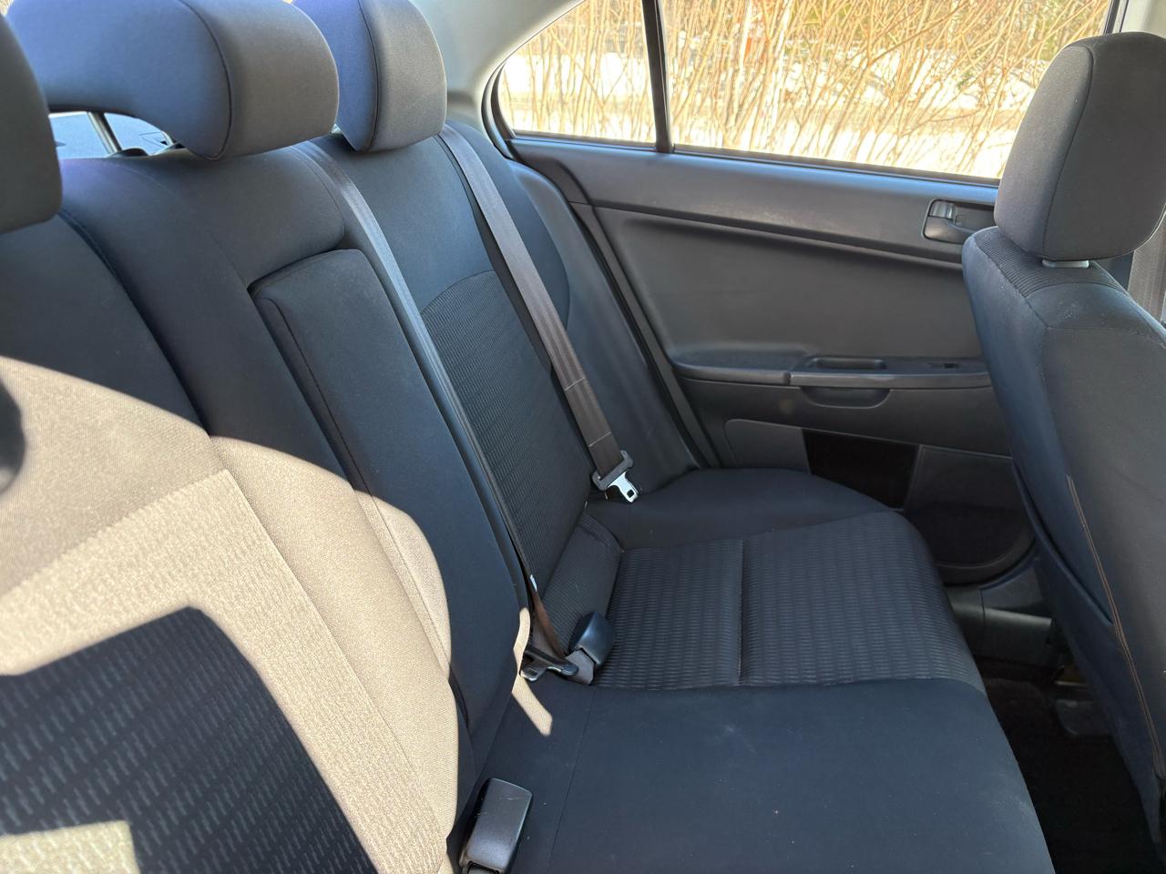 Mitsubishi Lancer SE 2012