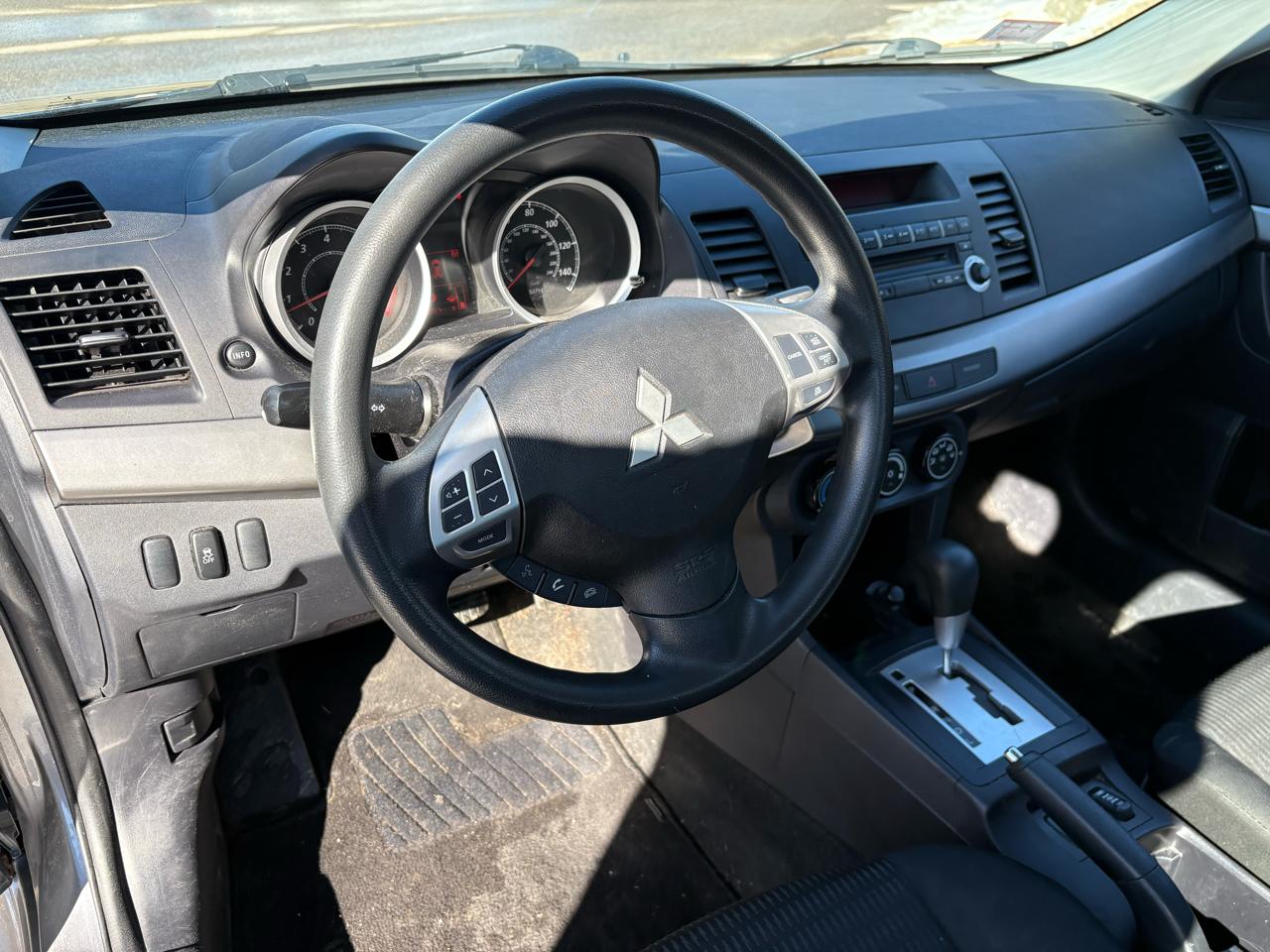 Mitsubishi Lancer SE 2012