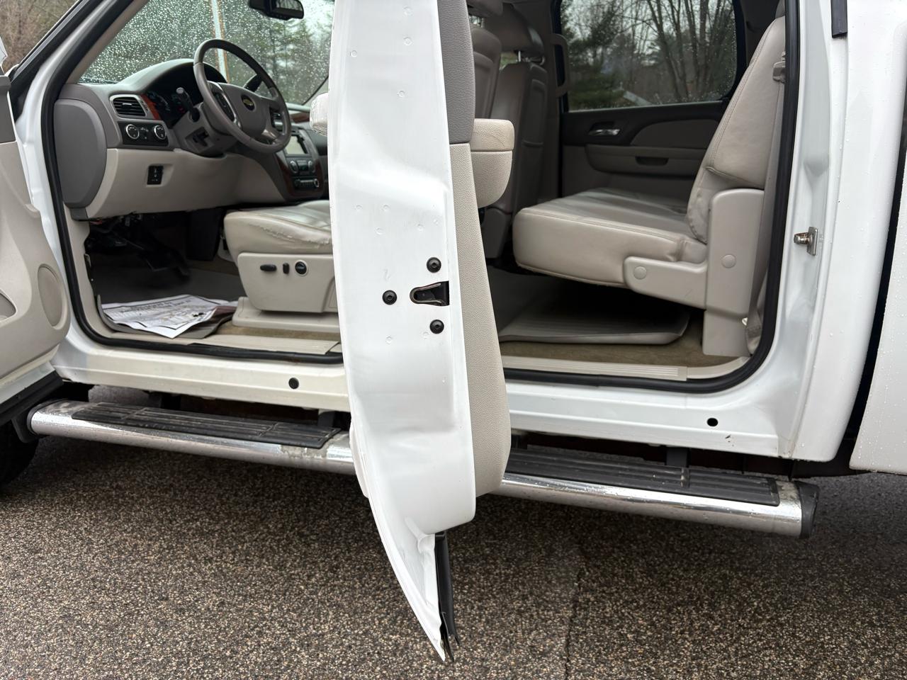 Chevrolet Silverado 3500HD LTZ Crew Cab  4WD 2011