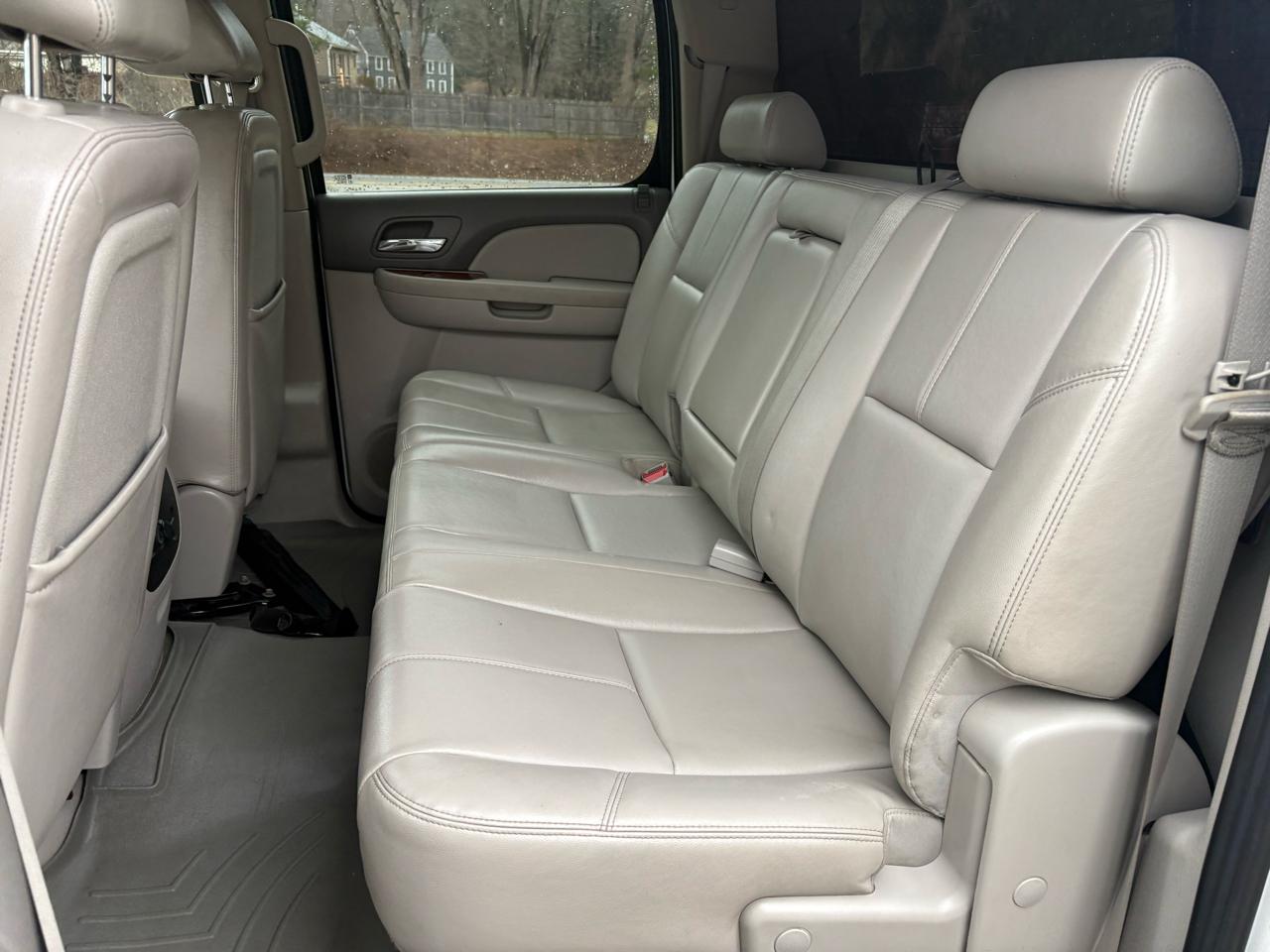 Chevrolet Silverado 3500HD LTZ Crew Cab  4WD 2011