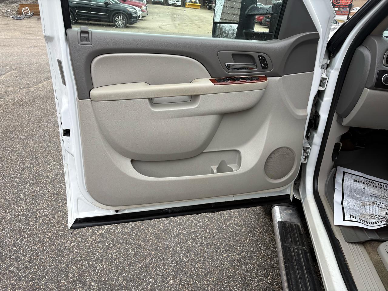 Chevrolet Silverado 3500HD LTZ Crew Cab  4WD 2011