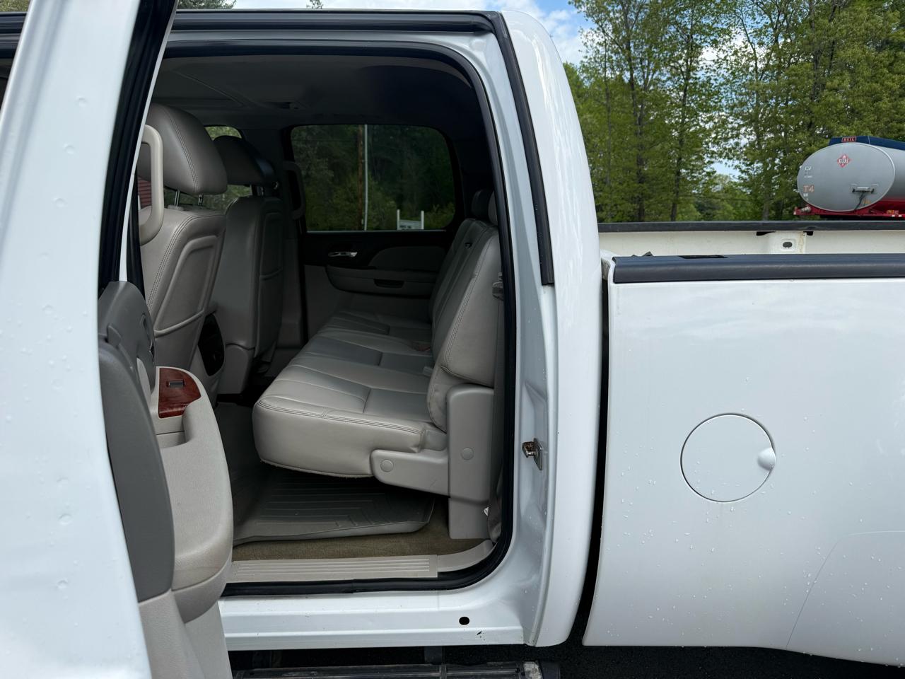 Chevrolet Silverado 3500HD LTZ Crew Cab  4WD 2011