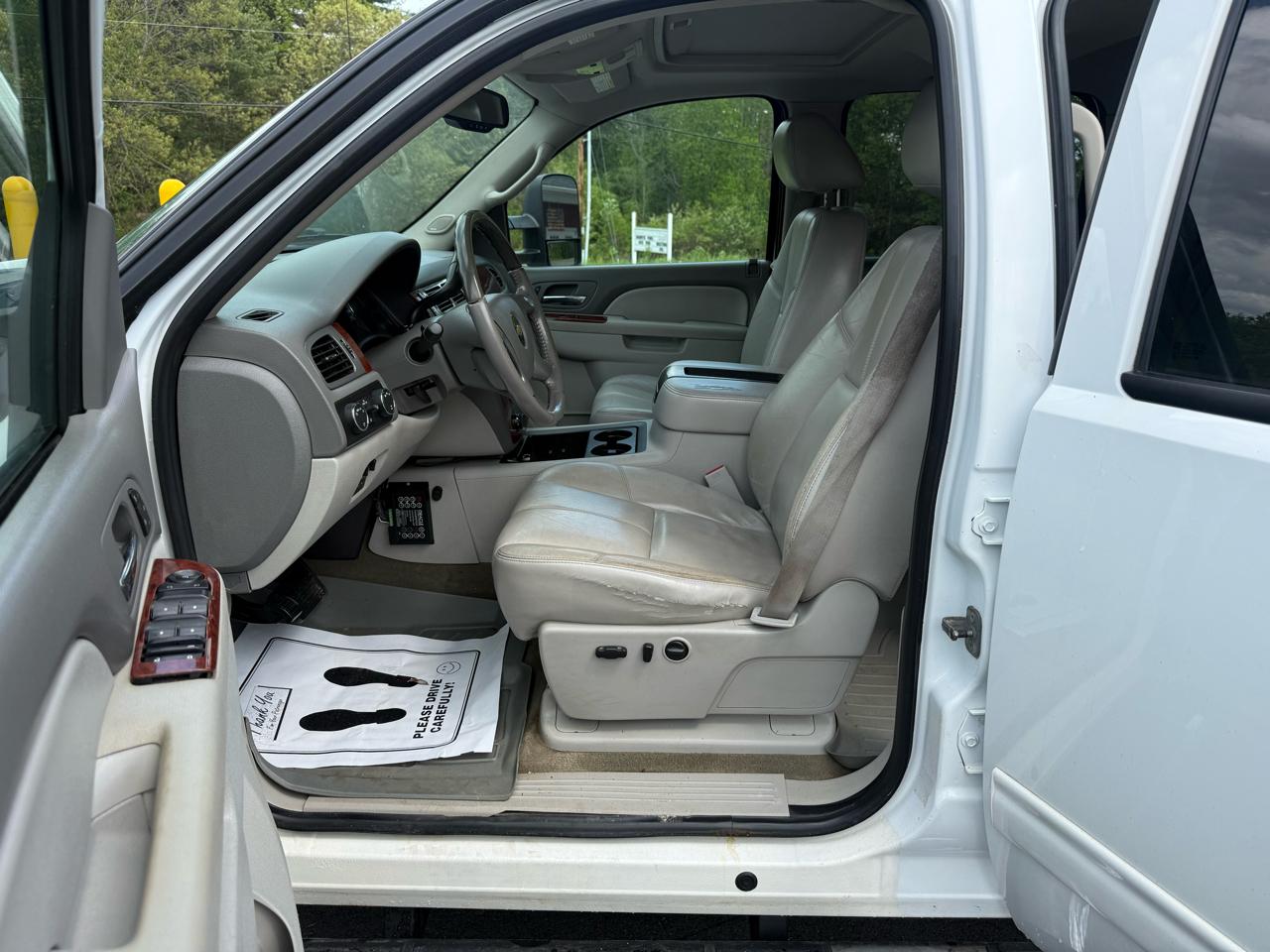 Chevrolet Silverado 3500HD LTZ Crew Cab  4WD 2011