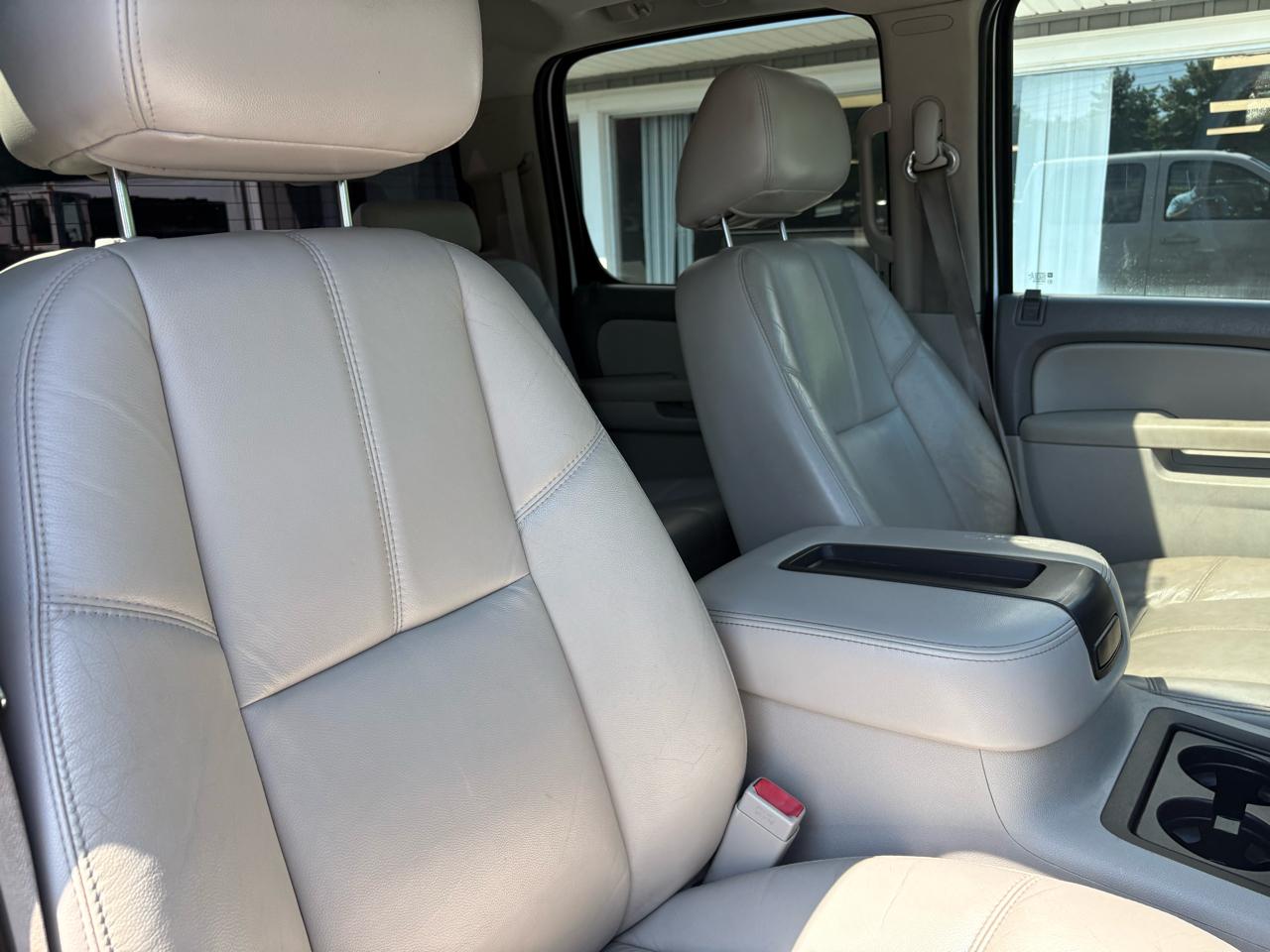 Chevrolet Silverado 3500HD LTZ Crew Cab  4WD 2011