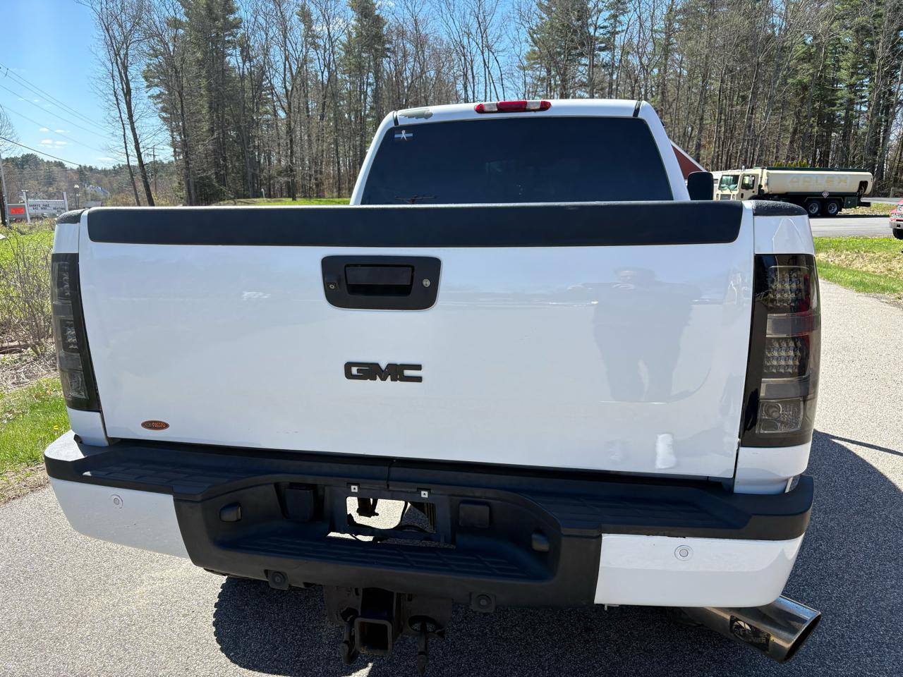 GMC Sierra 2500HD Denali Crew Cab 4WD 2011