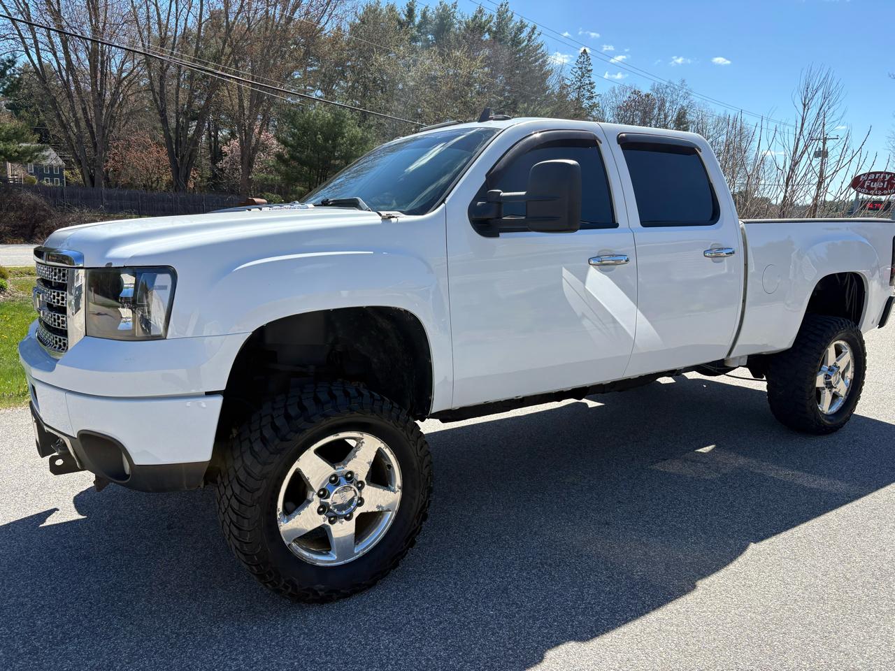 GMC Sierra 2500HD Denali Crew Cab 4WD 2011