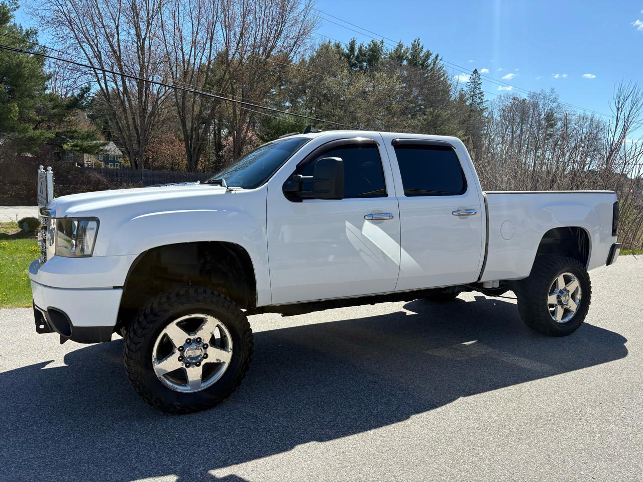GMC Sierra 2500HD Denali Crew Cab 4WD 2011