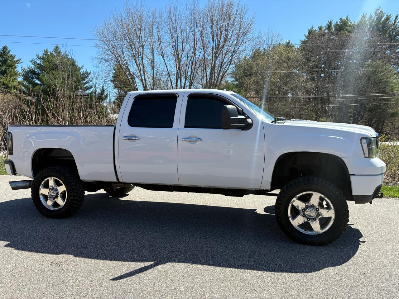 GMC Sierra 2500HD Denali Crew Cab 4WD 2011