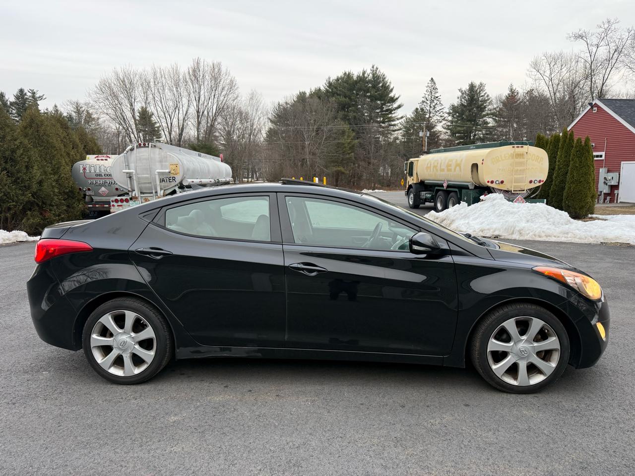 Hyundai Elantra GLS M/T 2013
