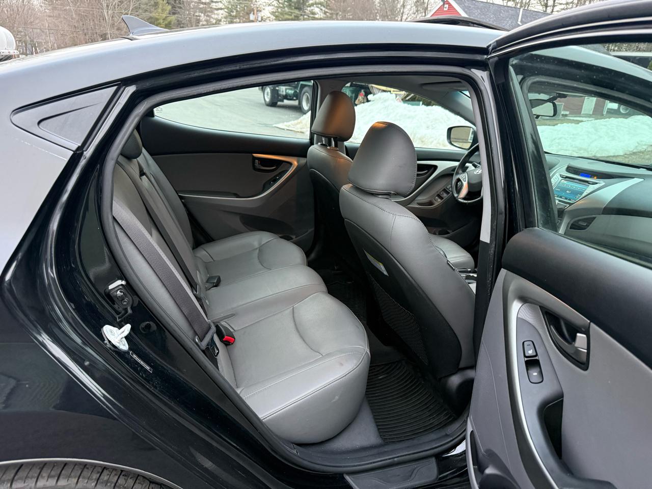 Hyundai Elantra GLS M/T 2013