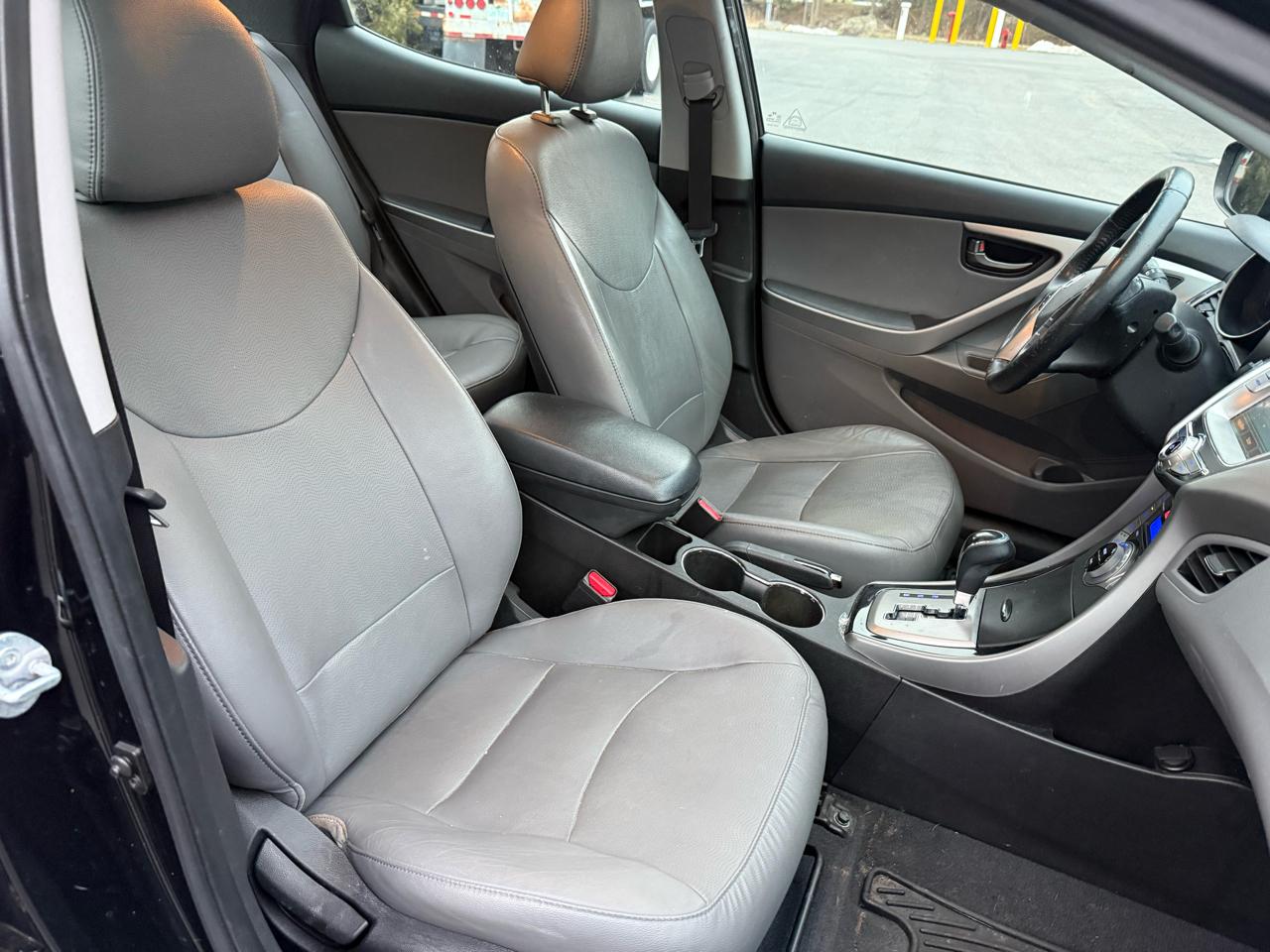 Hyundai Elantra GLS M/T 2013