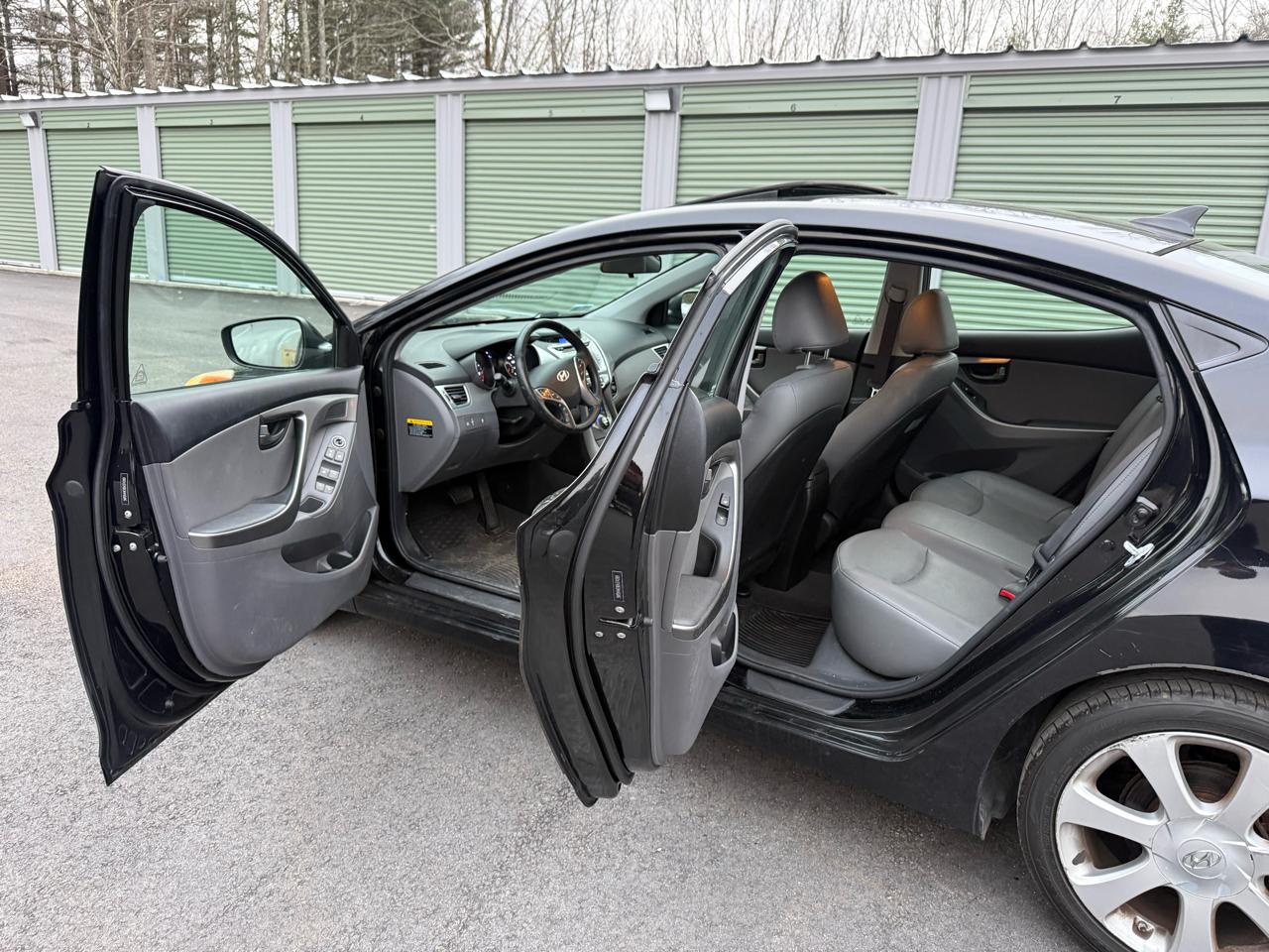 Hyundai Elantra GLS M/T 2013