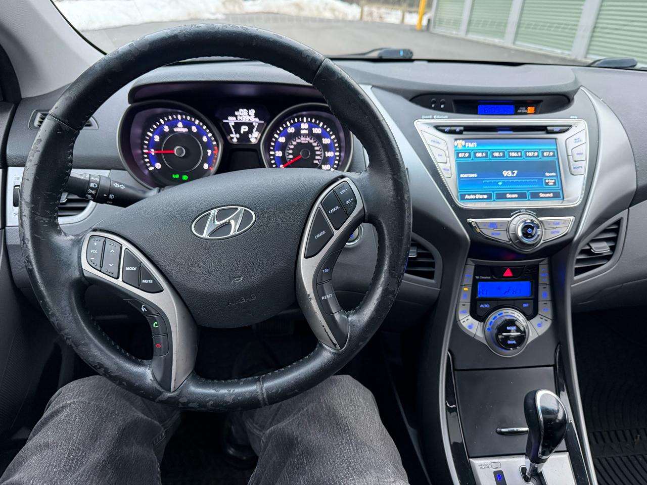 Hyundai Elantra GLS M/T 2013