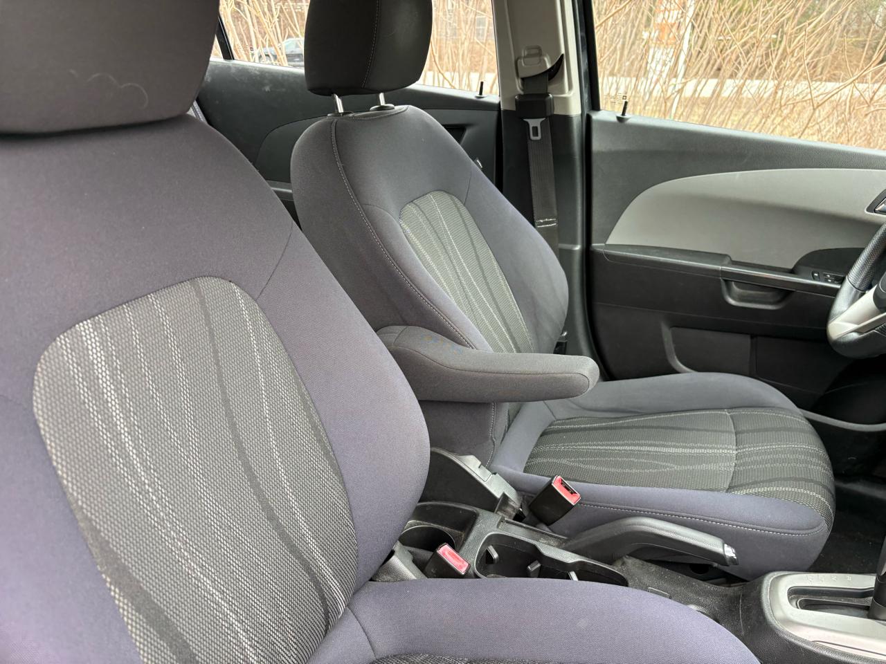 Chevrolet Sonic 2LT Sedan 2012