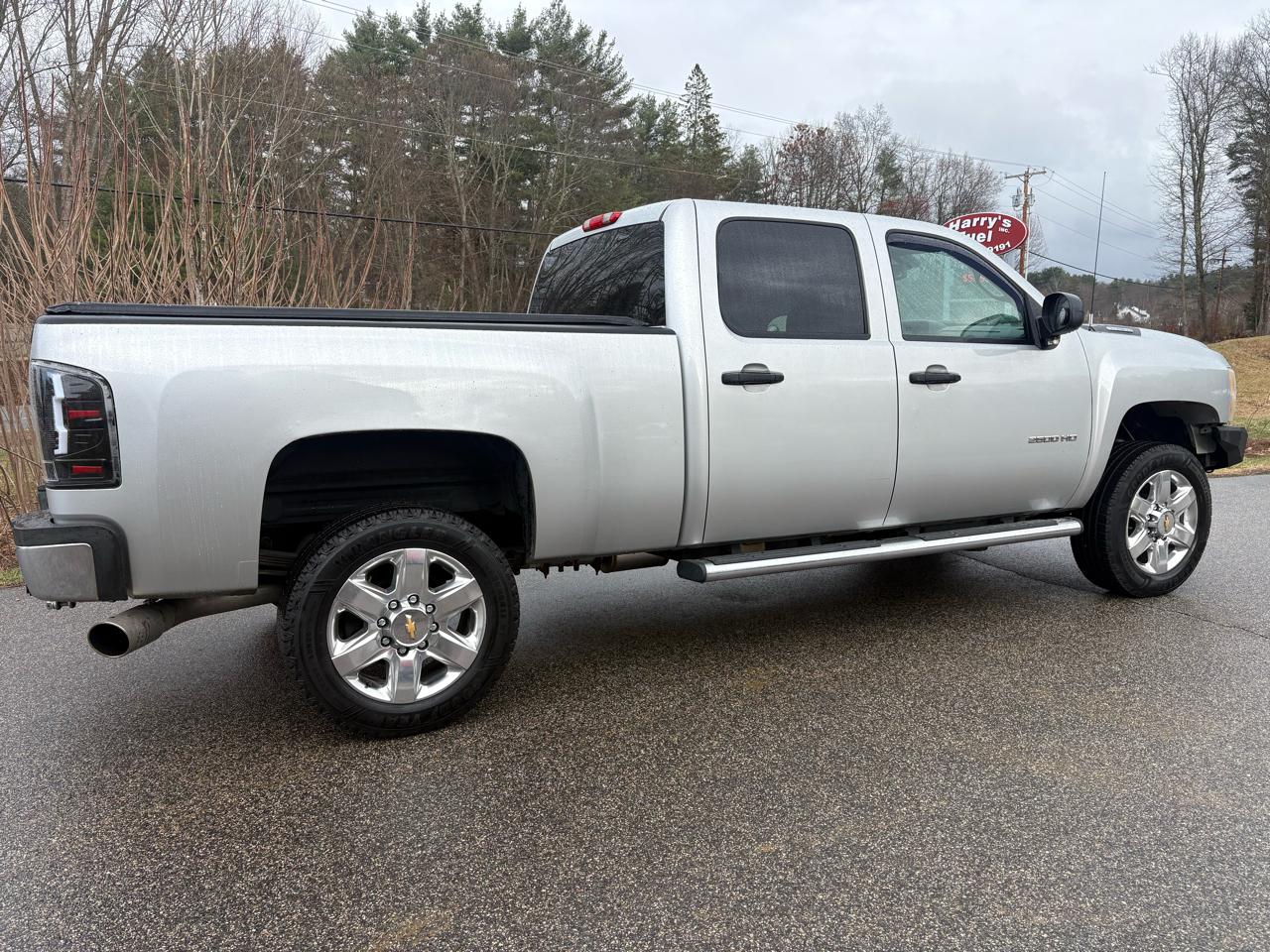 Chevrolet Silverado 2500HD LT Crew Cab 4WD 2011