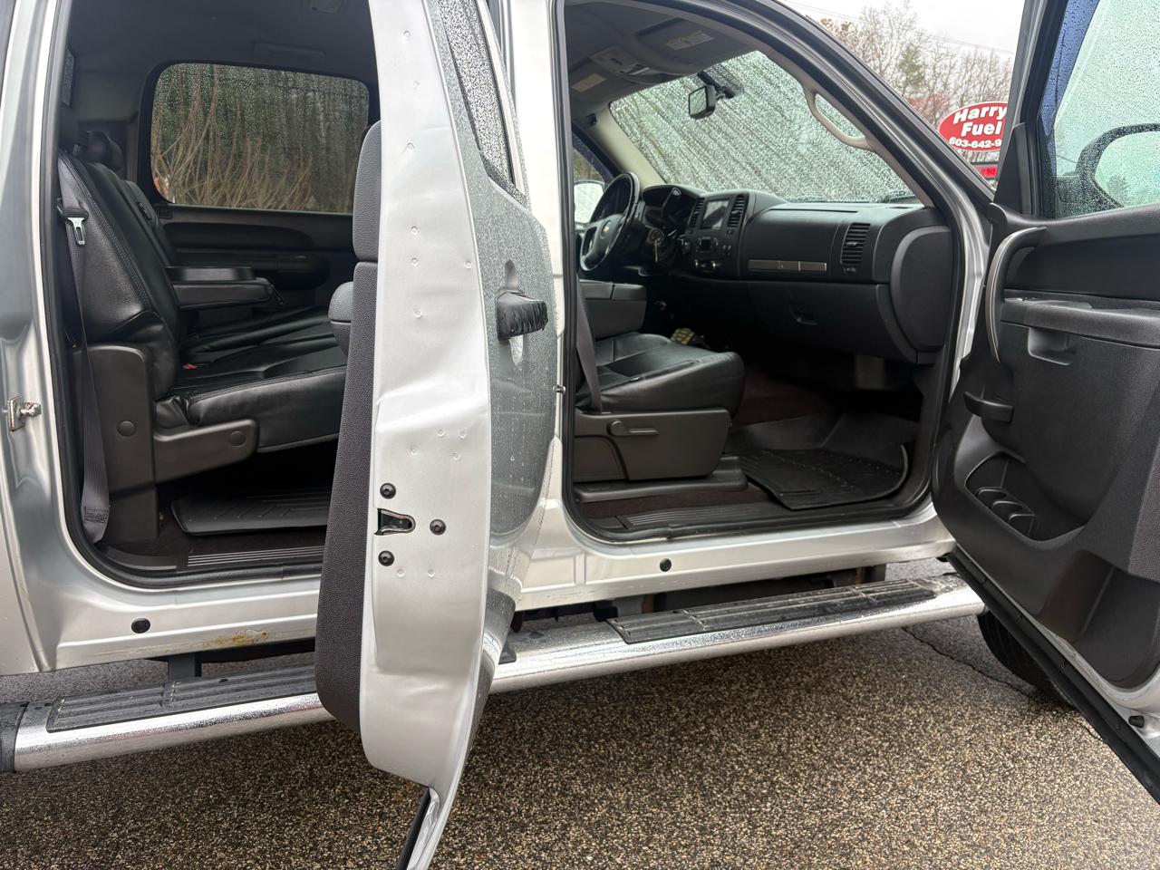 Chevrolet Silverado 2500HD LT Crew Cab 4WD 2011