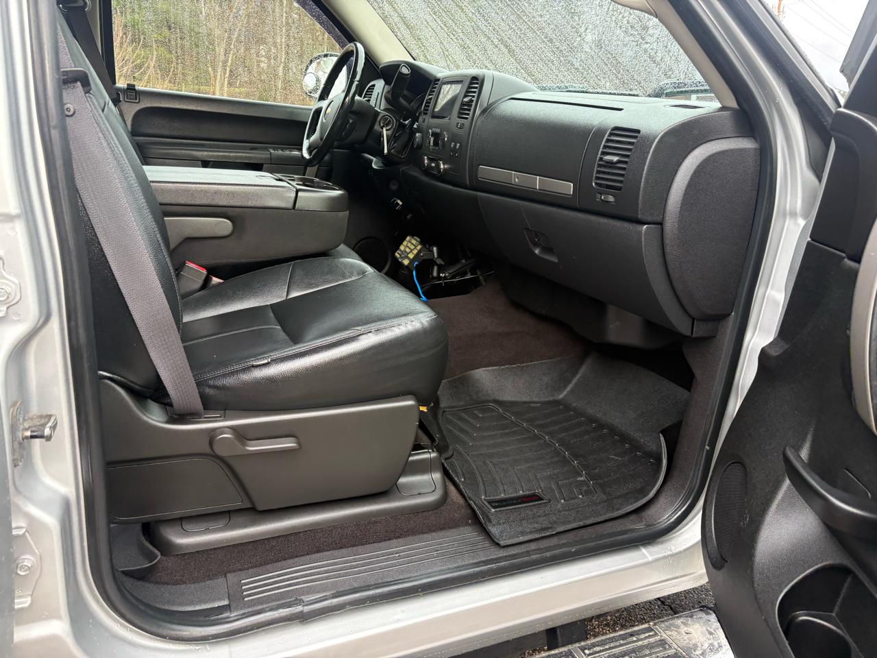 Chevrolet Silverado 2500HD LT Crew Cab 4WD 2011