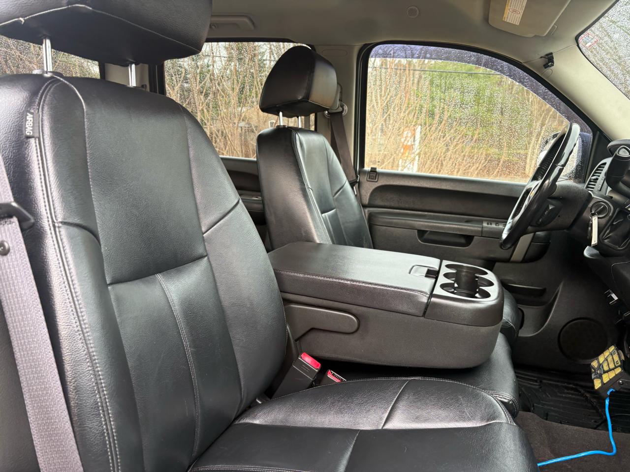 Chevrolet Silverado 2500HD LT Crew Cab 4WD 2011