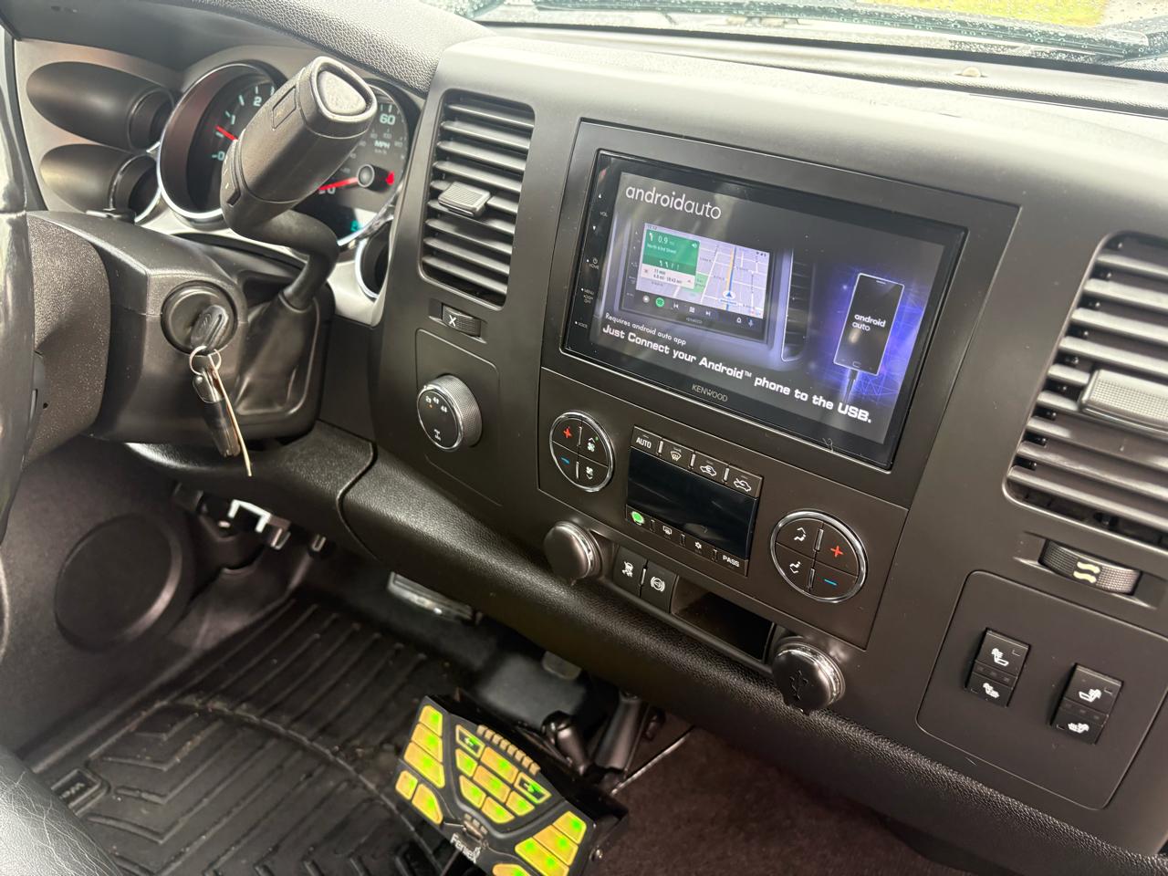 Chevrolet Silverado 2500HD LT Crew Cab 4WD 2011