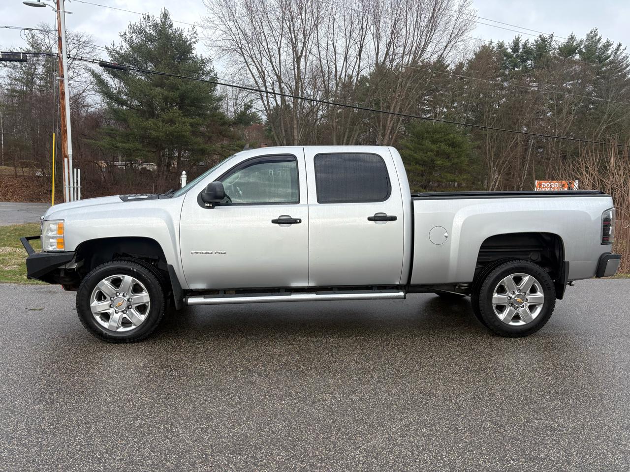 Chevrolet Silverado 2500HD LT Crew Cab 4WD 2011